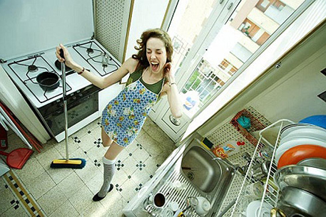 Среднестатистическая женщина проводит 18 лет своей жизни на кухне