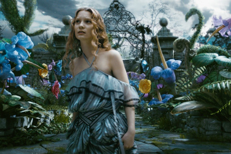 "Алиса в стране чудес" сохранила лидерство в кинопрокате