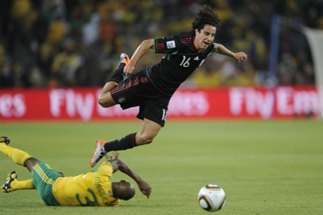 Сборная ЮАР сыграла вничью с Мексикой в первом матче ЧМ-2010