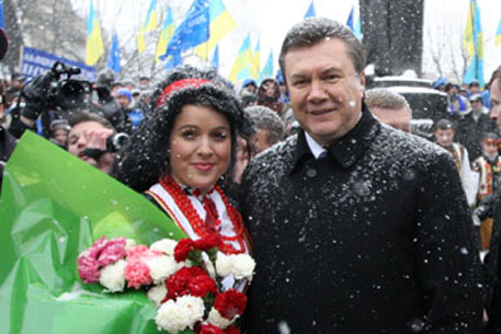 "Единая Россия" пожелала видеть Януковича президентом Украины