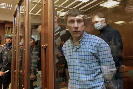 Суд не ужесточил наказание лидерам московских скинхедов