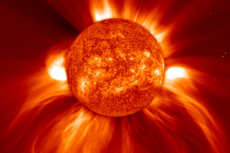 На Солнце произошла мощнейшая за 2,5 года вспышка
