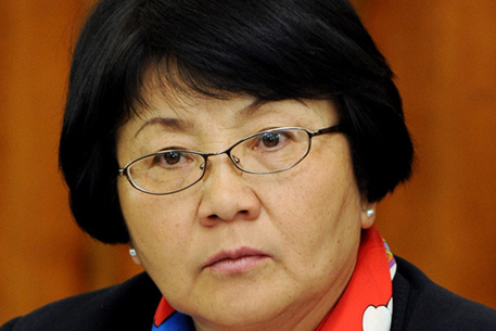 Отунбаева не приняла отставку главы МВД Киргизии