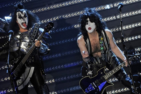 Концерт Kiss прервали из-за утечки углекислого газа