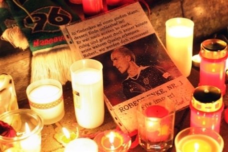 Голкипера сборной Германии Энке похоронят 15 ноября