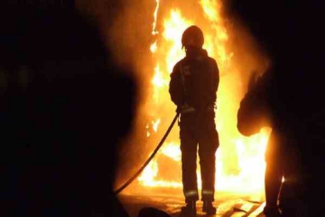 В Югре четыре человека погибли при пожаре в общежитии