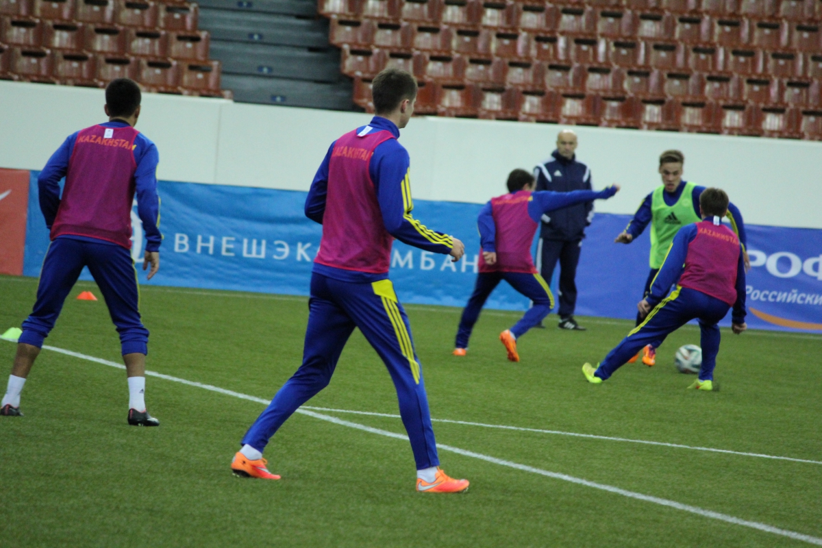 Футболисты Казахстана провели первую тренировку в Санкт-Петербурге перед Кубком Содружества. Фото 2