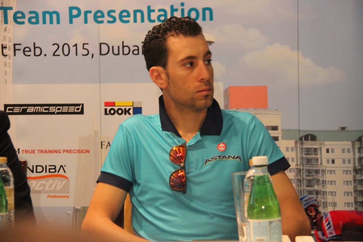 Велокоманда "Астана" в Дубае презентовала состав на сезон-2015. Фото 1