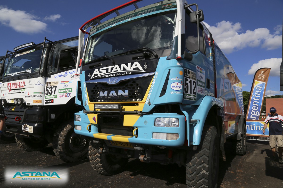 Команда Astana Motorsports прошла техническую проверку перед стартом "Дакара". Фото 6