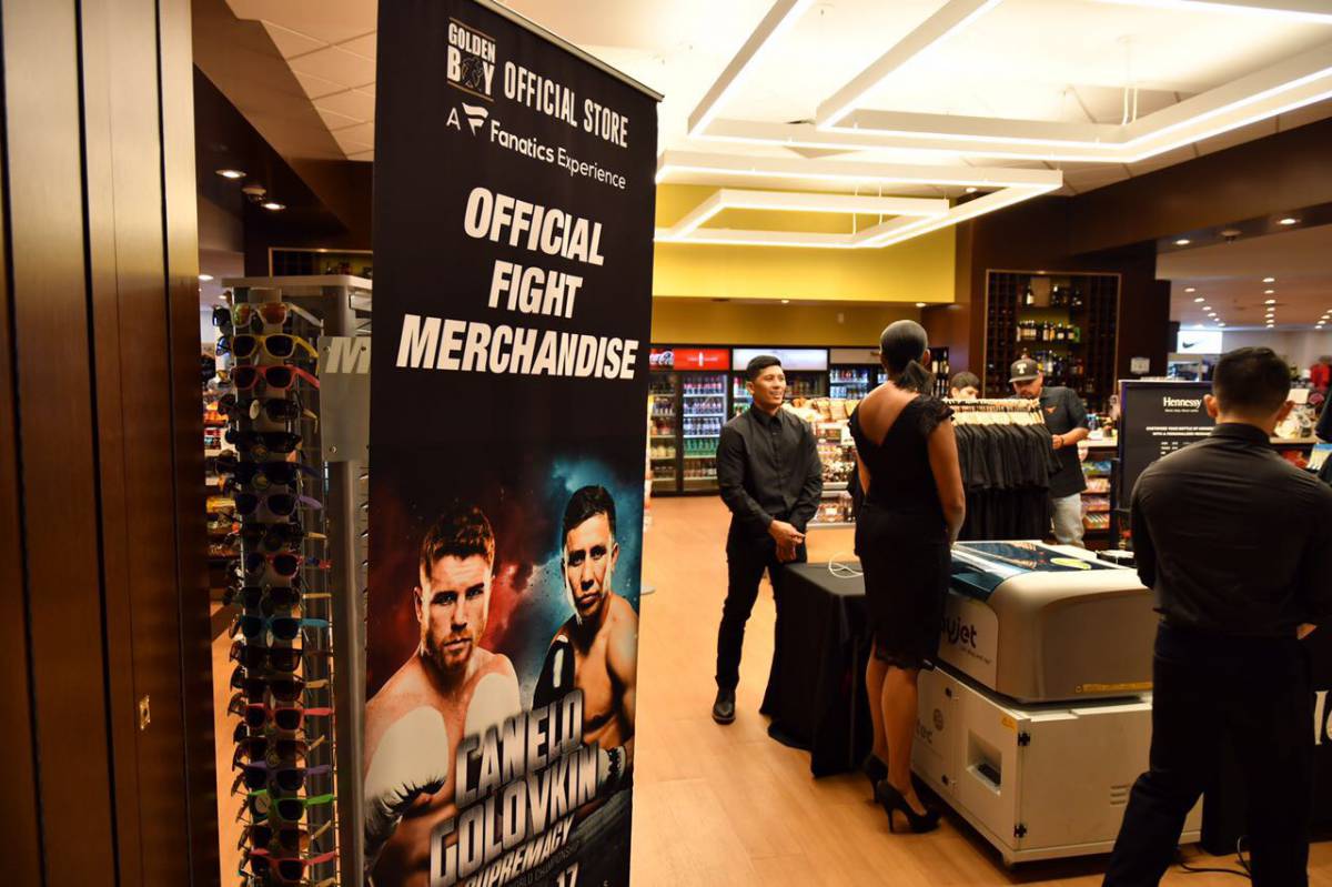 В Лас-Вегасе началась продажа атрибутики на бой Головкин - "Канело". Фото 10