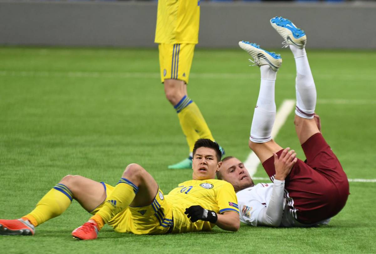 Сборная Казахстана по футболу упустила победу над Латвией в домашнем матче Лиги наций. Фото 8