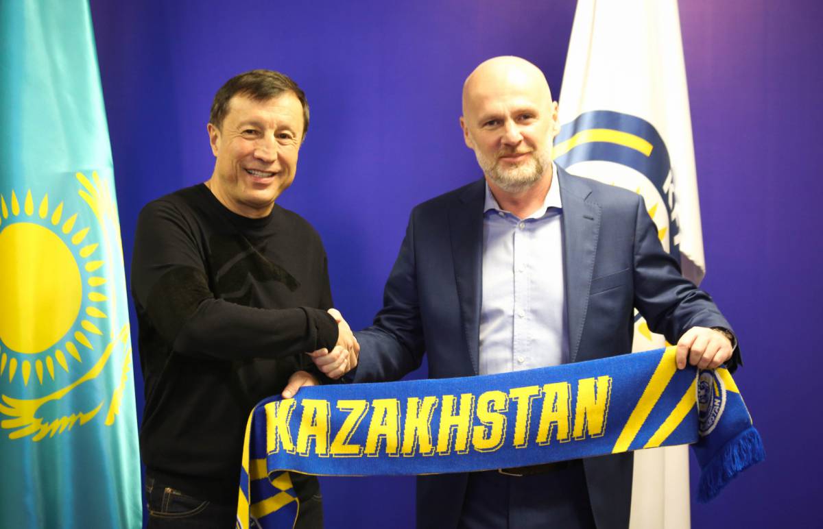 Сборная Казахстана по футболу официально получила нового главного тренера. Фото 1