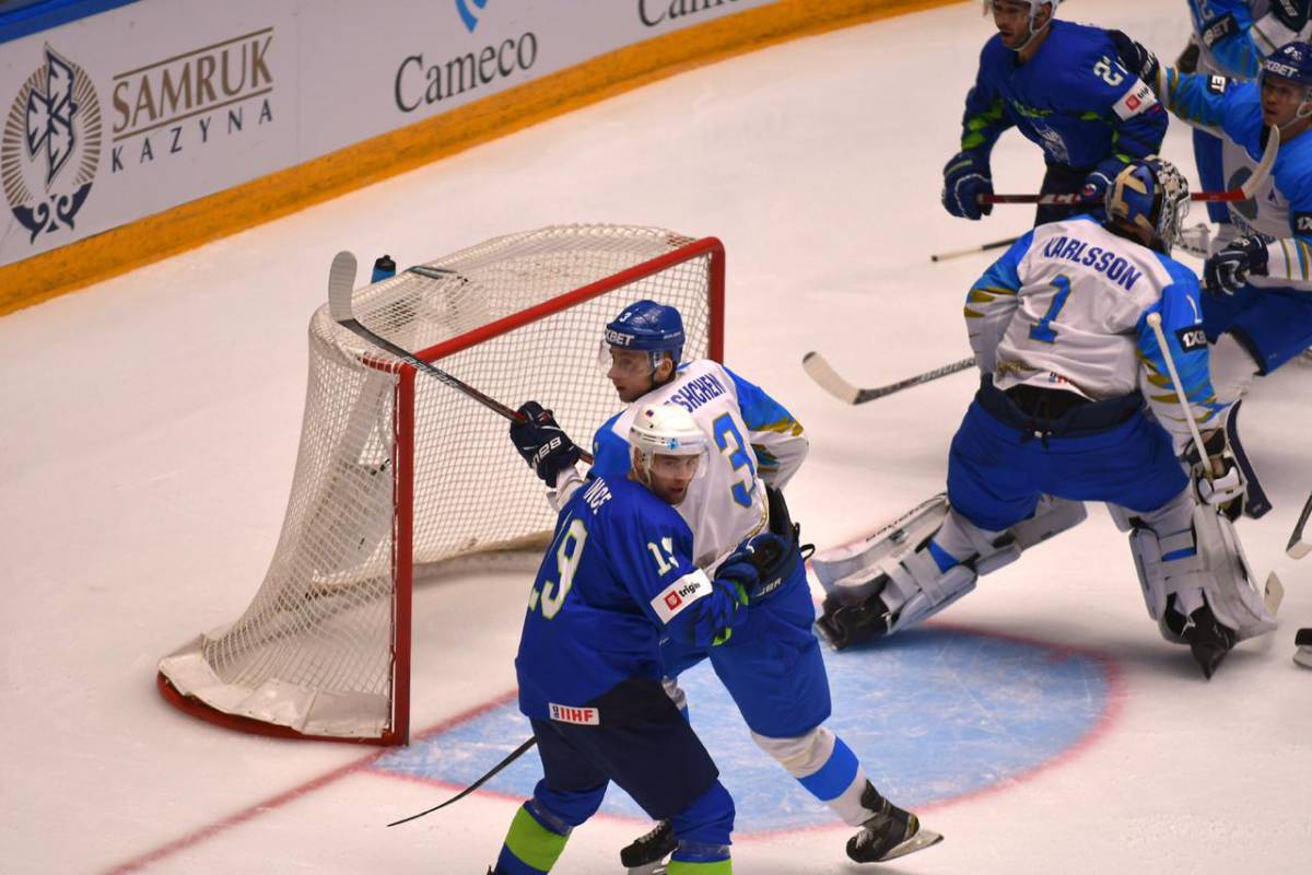 Сборная Казахстана по хоккею стартовала с победы над Словенией на домашнем чемпионате мира. Фото 3