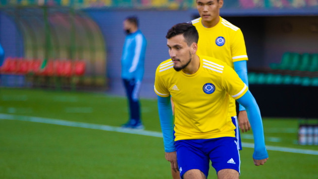 "Актобе" объявил о подписании футболиста сборной Казахстана и еще двух полузащитников