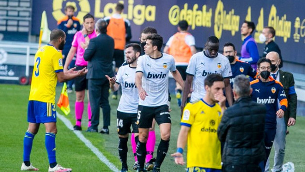Матч чемпионата Испании прервали на 25 минут из-за расистского скандала