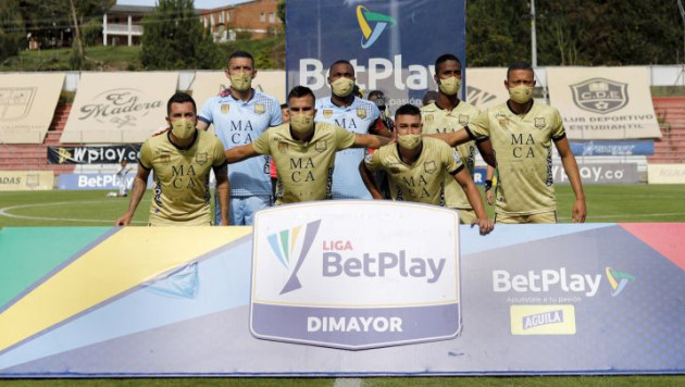 В Колумбии футбольная команда вышла на матч всемером. Названа причина
