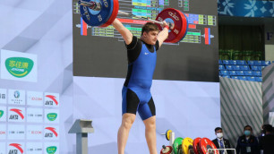 21-летний казахстанский тяжелоатлет взял медаль на чемпионате Азии. Он дважды побил рекорд Ильина