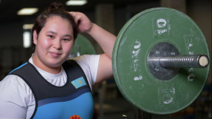 Казахстанская тяжелоатлетка выиграла "золото" юниорского чемпионата мира