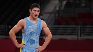 Чемпион Азии по борьбе из Казахстана проиграл на старте Олимпиады-2020. Но шанс на медаль есть