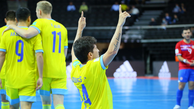 Сборная Казахстана обыграла хозяев чемпионата мира по футзалу и одержала вторую победу подряд