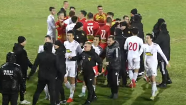 Игроки казахстанского клуба подрались с соперниками после разгромного поражения