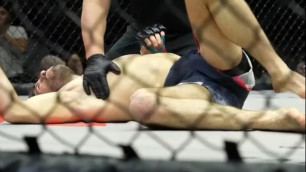 Боец MMA получил ужасную травму после удара по сопернику