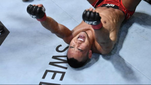 Казахский боец из Китая одержал вторую победу в UFC