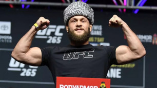 Экс-чемпион UFC обратился к уроженцу Казахстана