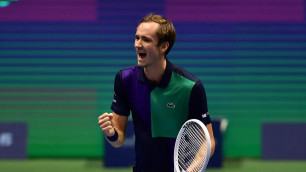 Медведев стал последним полуфиналистом турнира в Астане