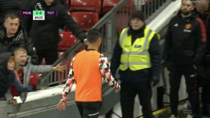 Роналду психанул - не дождался окончания матча и ушел со скамейки запасных "Манчестер Юнайтед"