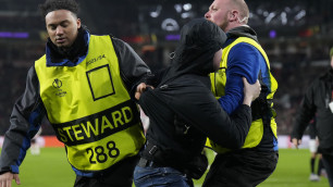 ПСВ наказал фаната за нападение на вратаря в матче Лиги Европы