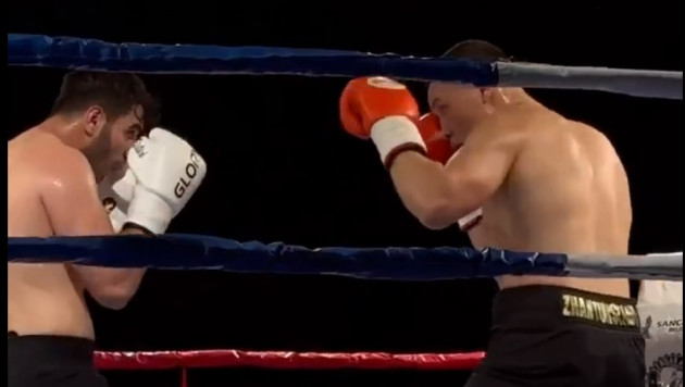 Брутальным нокаутом закончился титульный бой казахстанского боксера