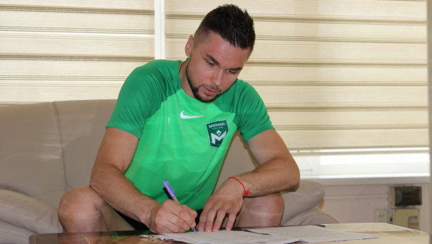 Казахстанский клуб объявил о контракте с новым футболистом