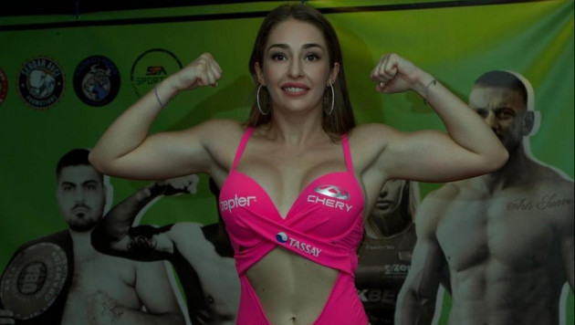Самая сексуальная боксерша Казахстана прошла взвешивание перед защитой титула и сделала заявление