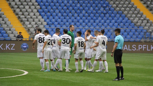 Скандал в казахстанском клубе: игроки пропустили тренировку и готовы сорвать следующий матч