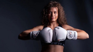 Красотка-боксерша из Казахстана оформила победу на Азиаде: трижды отправила соперницу в нокдаун
