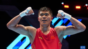 Казахский боксер победил чемпиона мира из Узбекистана и вышел в финал Азиады