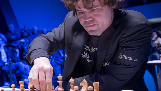Казахстанский шахматист сенсационно победил Магнуса Карлсена
