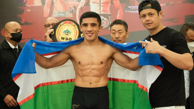 Боксер из Узбекистана выиграл титульный бой, побывав в нокдауне