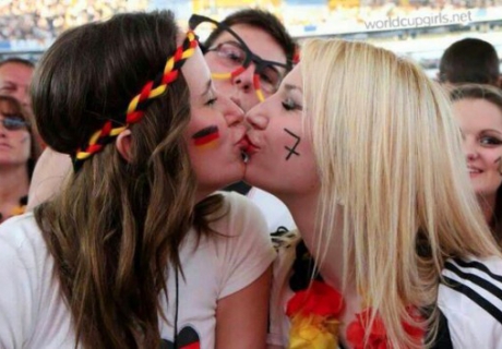 Фанатки сборной Германии. Фото с сайта worldcupgirls.net