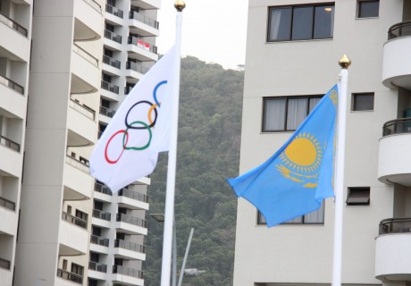 Флаг Казахстана поднят в олимпийском Рио-де-Жанейро