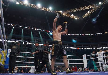Шуменов вернул себе титул чемпиона WBA и видео других боев вечера бокса в Астане