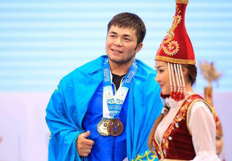 Федерация тяжелой атлетики Казахстана прокомментировала дисквалификацию чемпиона мира на восемь лет