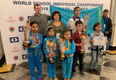 Восемь медалей завоевали казахстанские шахматисты на чемпионате мира среди школьников