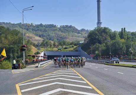 Чем отличаются велопробеги и профессиональная гонка Tour of Almaty