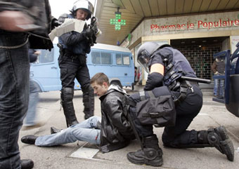 В Женеве антиглобалисты устроили беспорядки
