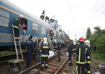 40 человек пострадали при столкновении поездов в Чехии