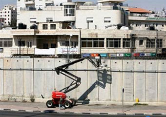 Стену между Палестиной и Израилем распишут граффити