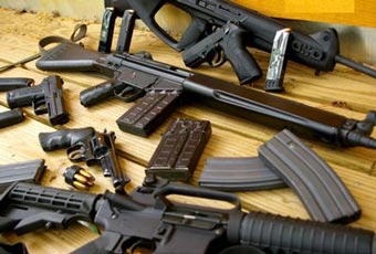Британского офицера арестовали за торговлю оружием