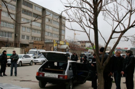 В дагестанском Кизляре при взрывах погибли двое милиционеров